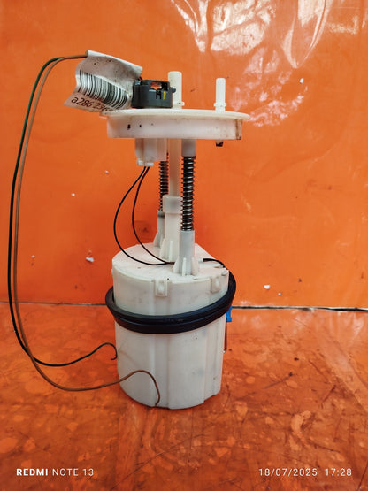 ✅SSANGYONG RODIUS TURISMO 2.2 DIESEL 2017 FUEL TANK SENDER UNIT 700-20-125 A286