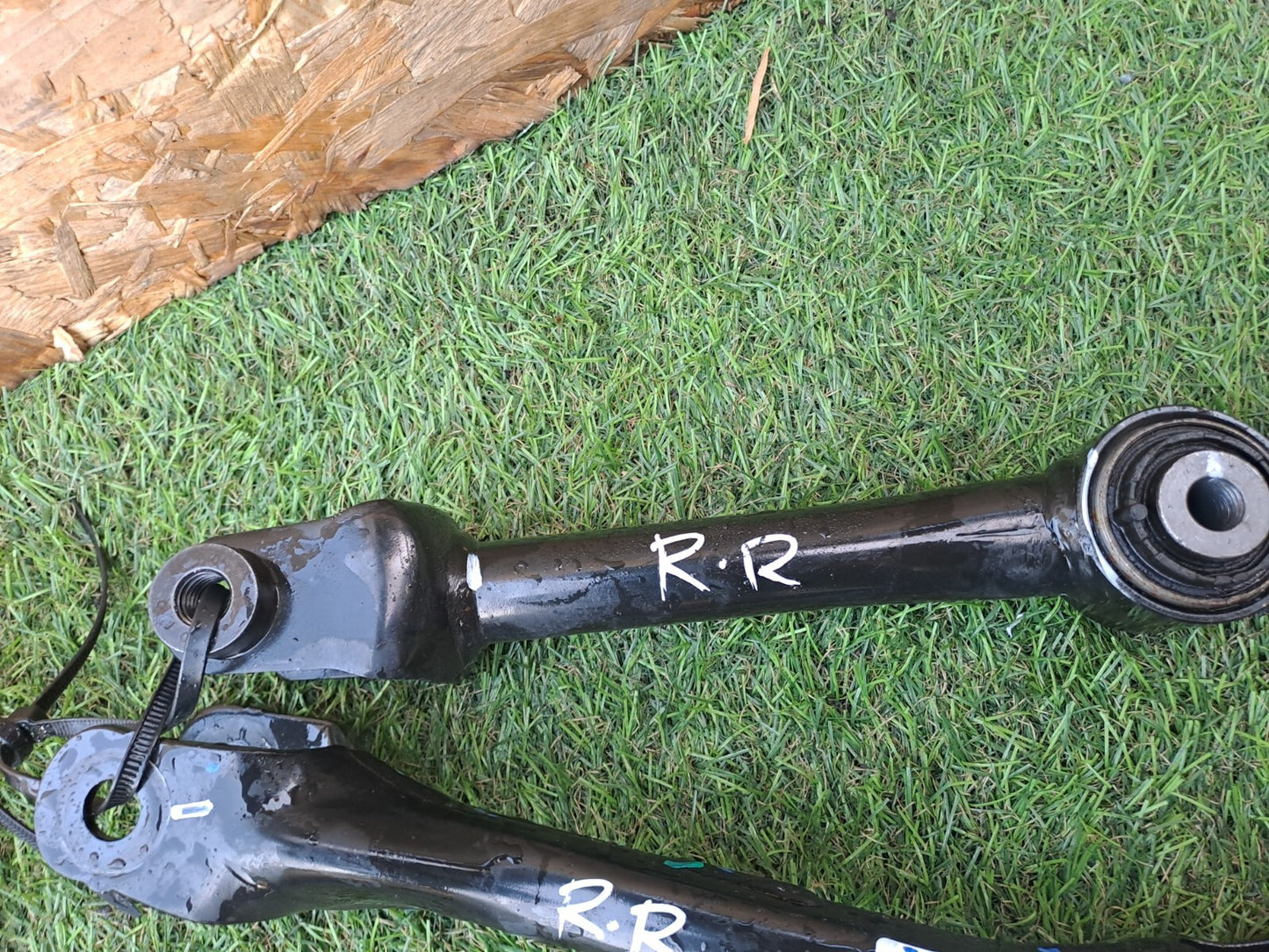2024 TESLA MODEL 3 LONG REAR RIGHT SUSPENSION ARMS x4 + WARRANTY A207