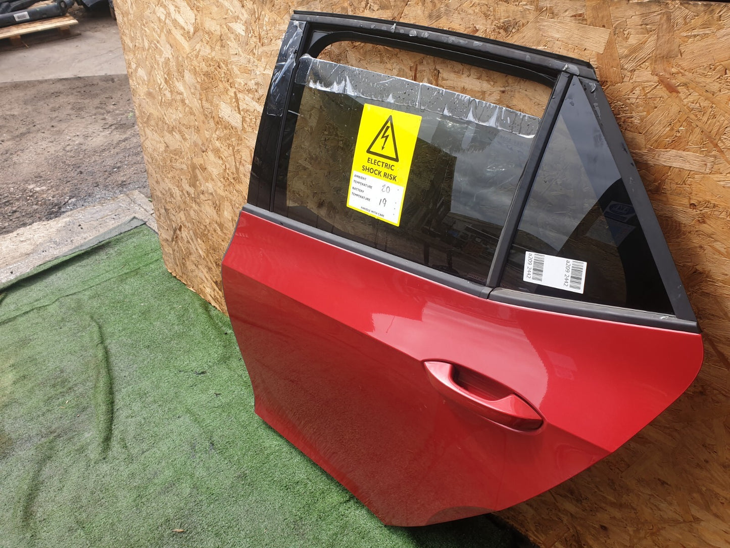 CUPRA BORN V2 Ev 2023 REAR LEFT DOOR COMPLETE RED Warranty A209