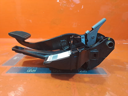 TESLA Model 3 Long 2024 BRAKE PEDAL ASSEMBLY 1044692-00-E Warranty A207