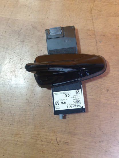 ✅VW GOLF MK8 1.5 PETROL 2022 ROOF ANTENNA AERIAL & AMPLIFIER MODULE 5WA035741B