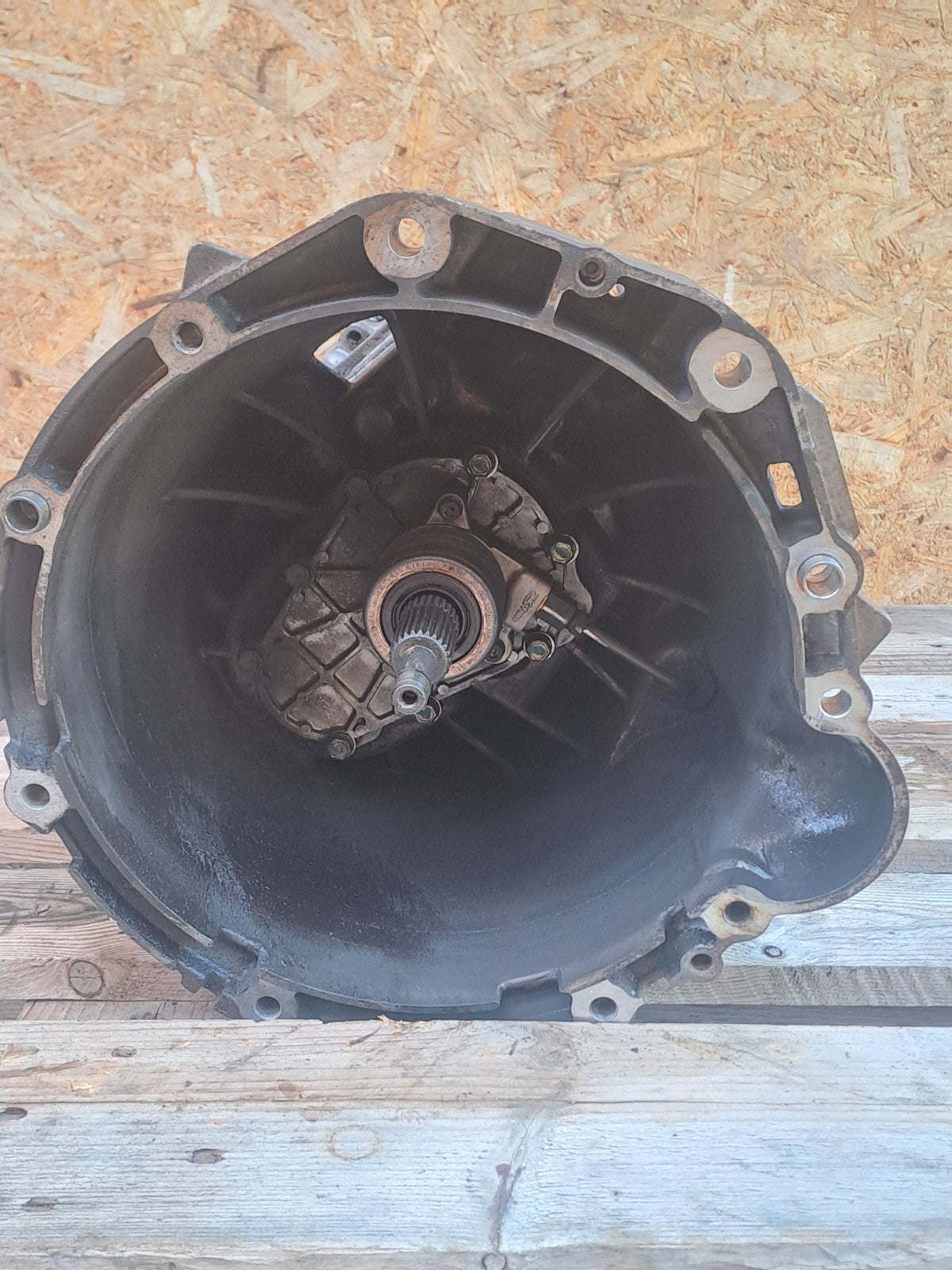 ✅SSANGYONG RODIUS TURISMO 2.2 DIESEL 2017 6 SPEED MANUAL GEARBOX 31020-32002