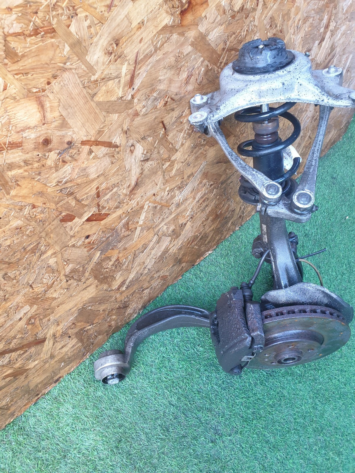 ✅AUDI A5 S LINE CABRIO 2.0 PETROL 2009 FRONT RIGHT SUSPENSION LEG HUB Warranty
