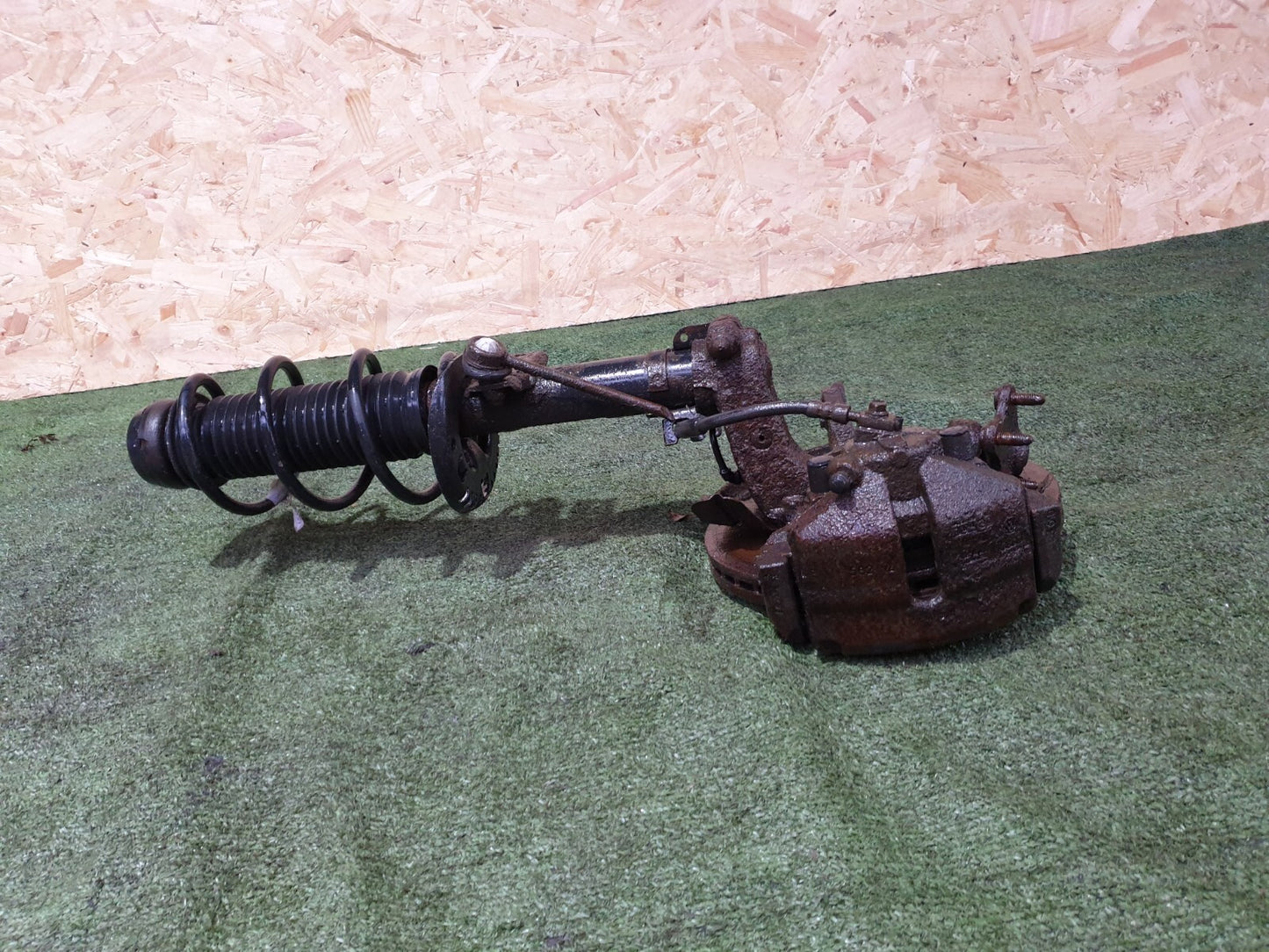 ✅2011 AUDI A1 SPORT 1.4P FRONT RIGHT SUSPENSION LEG HUB 6R0413031K WARRANTY A139