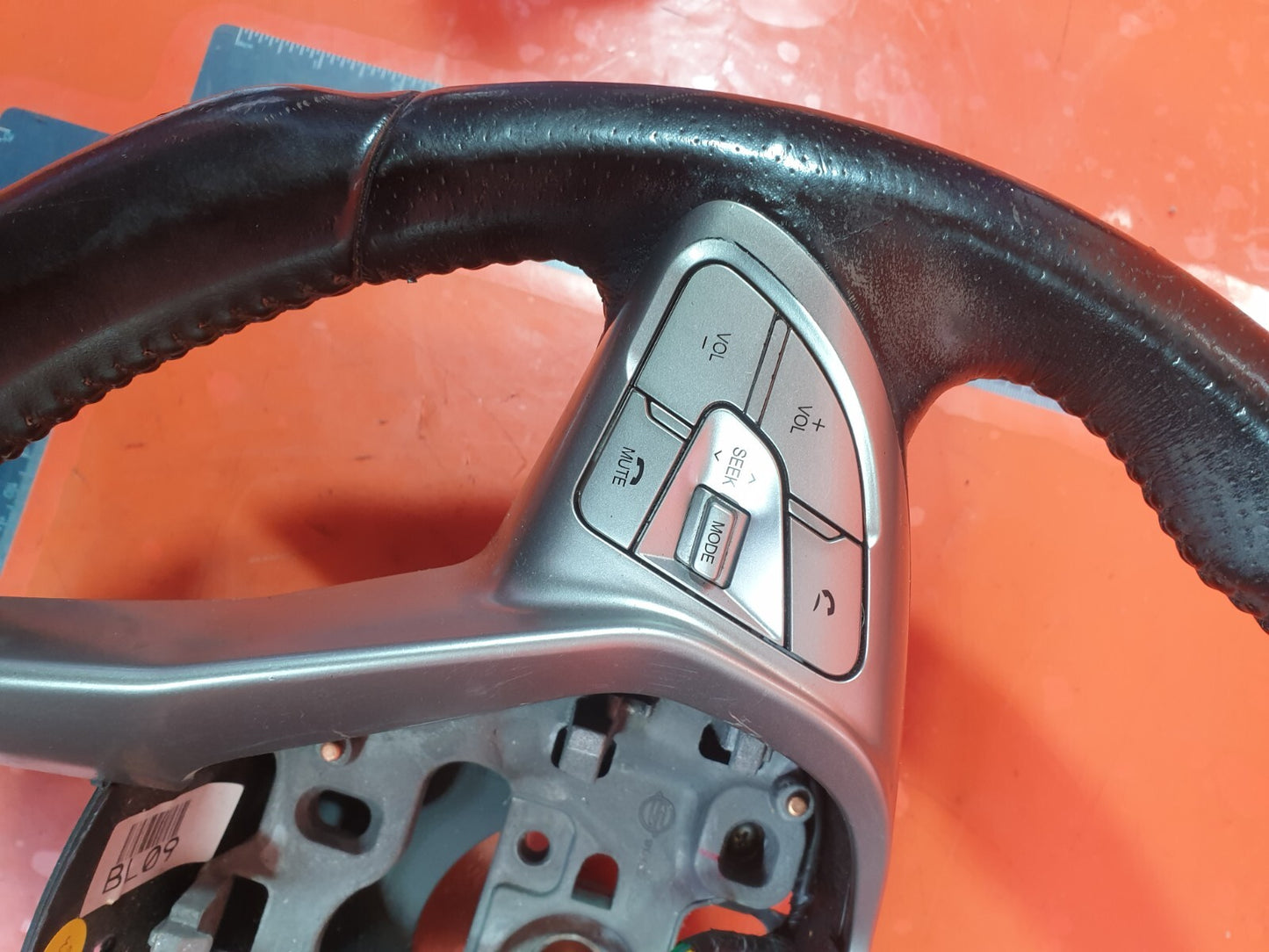 SSANGYONG TIVOLI ELX 1.6 PETROL 2015 MULTIFUNCTION STEERING WHEEL 86201-35500