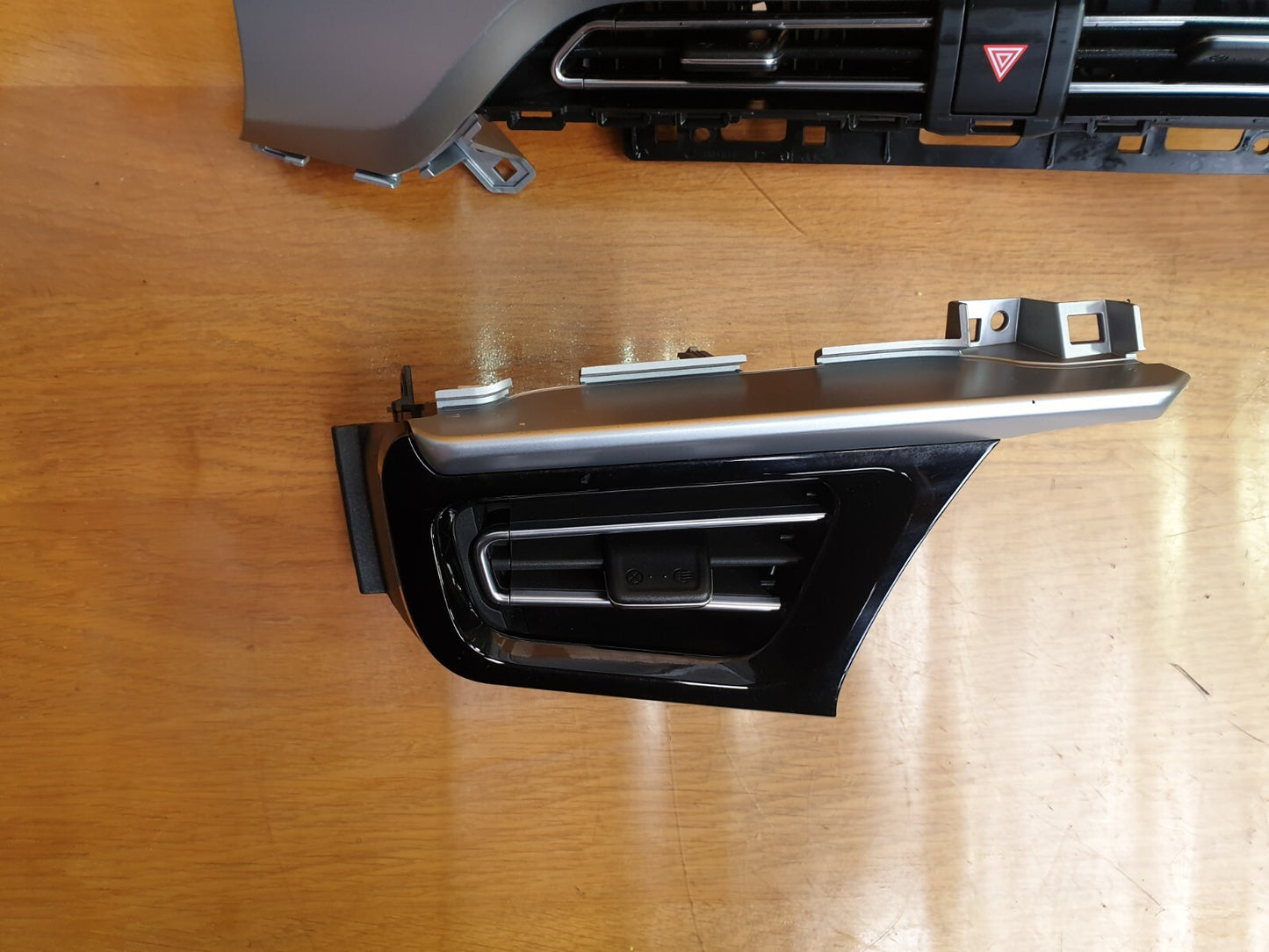 ✅2016 KIA NIRO 2 EV S-A 1.6P DASHBOARD AIR VENTS 84790-G5RA0ASH 84795-G5RA0ASH