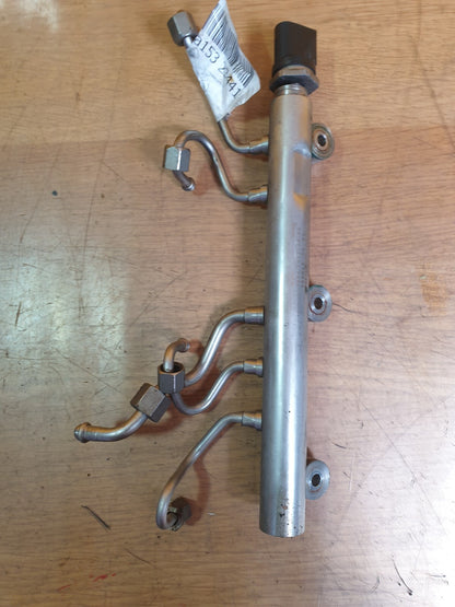 ✅2014 BMW 5 SERIES F11 4.4P RIGHT & LEFT FUEL RAIL PAIR 8649320 8649321 WARRANTY