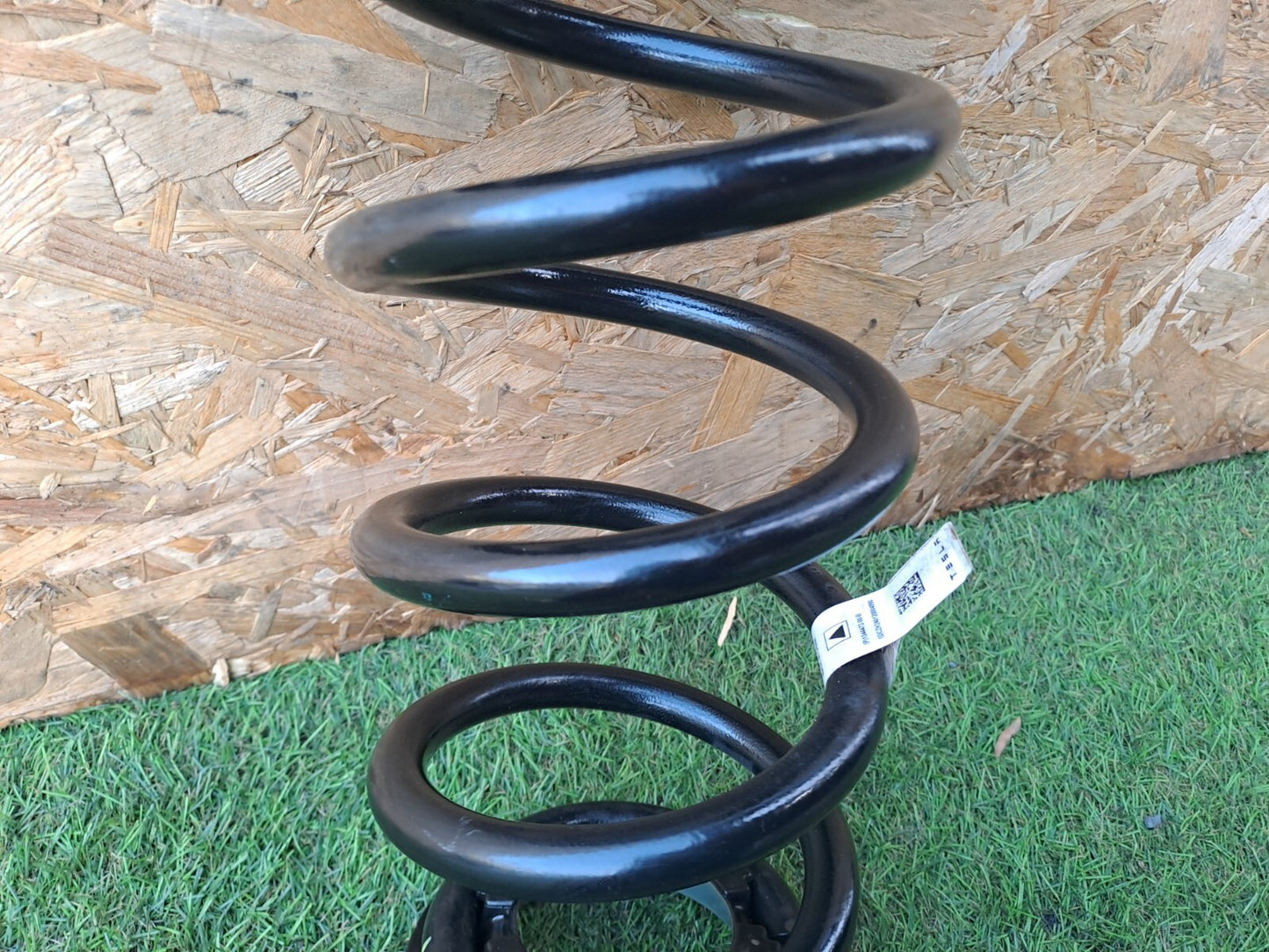 2024 TESLA MODEL 3 LONG REAR RIGHT COIL SPRING 1344472-00-B + WARRANTY A207