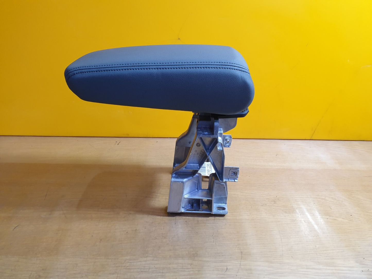 ✅AUDI A3 S LINE 1.4 PETROL 2021 CENTRE CONSOLE ARMREST 8Y0864283 Warranty A149