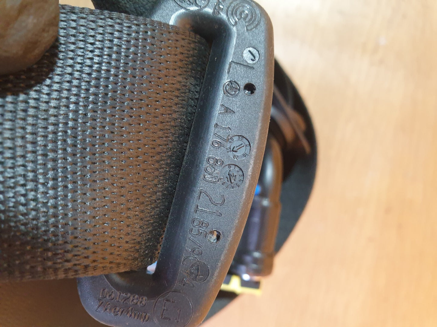 MERCEDES W176 A180 FRONT LEFT SEAT BELT A1768602185 XAA