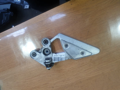 ✅2007 YAMAHA FZ6 FAZER S2 PETROL FRONT LEFT SIDE FOOTREST HANGER + WARRANTY A185