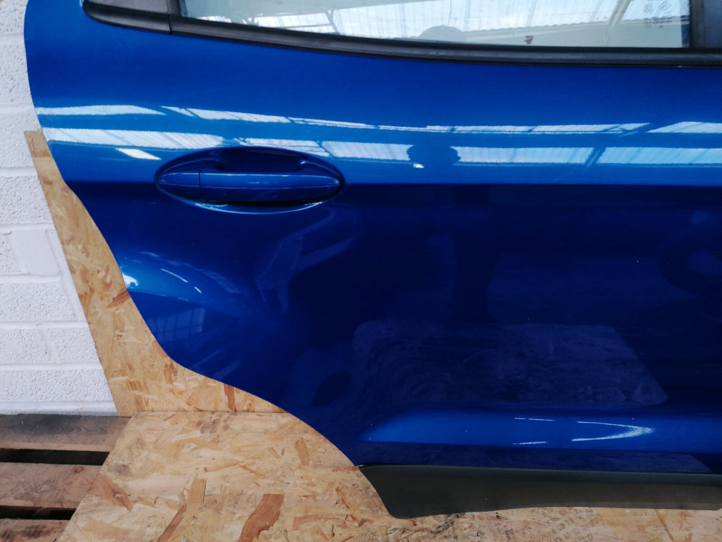 2015 FORD ECOSPORT 1.0 PETROL REAR RIGHT DRIVER SIDE DOOR BLUE scrathes