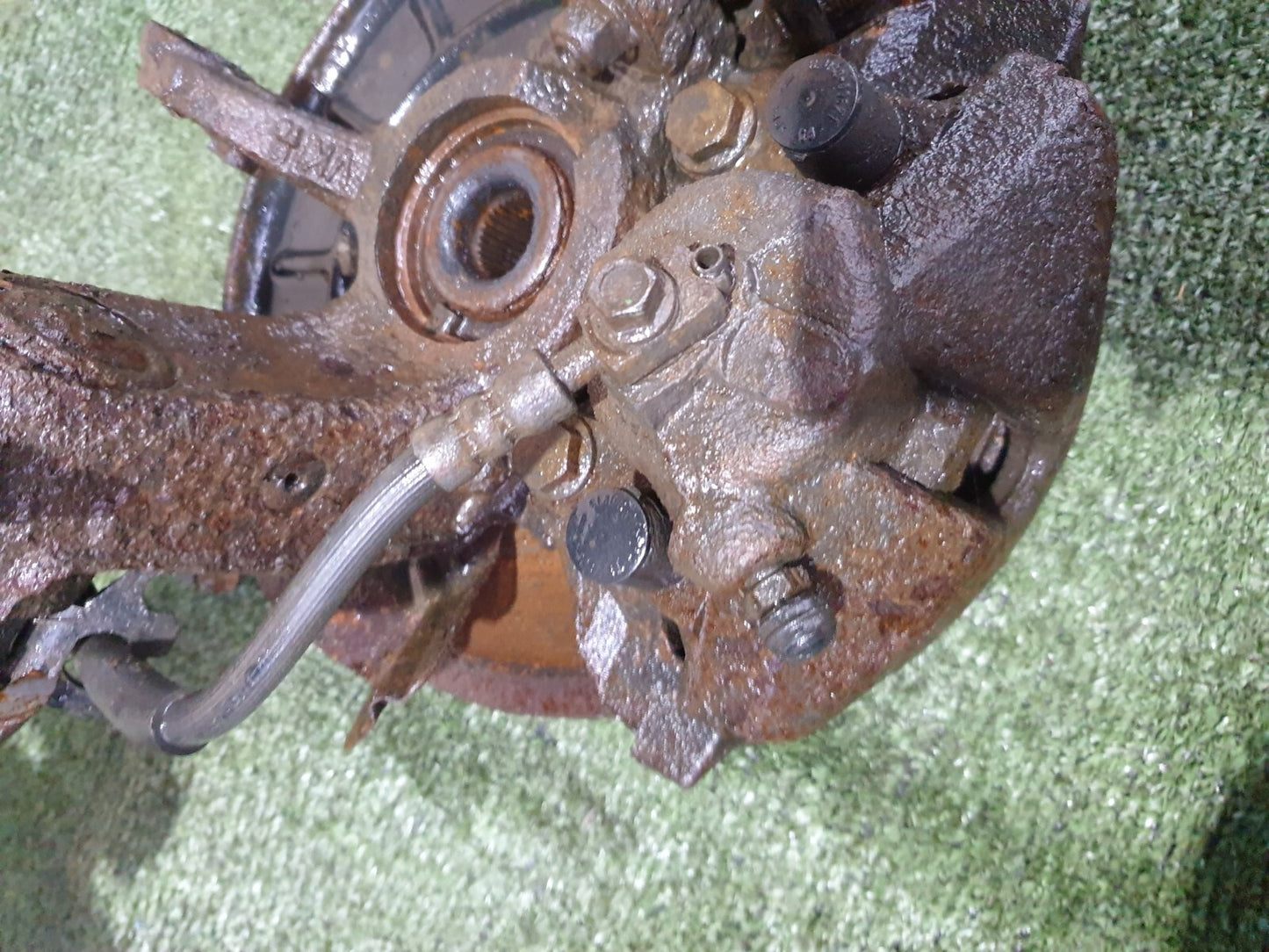 ✅2011 AUDI A1 SPORT 1.4P FRONT RIGHT SUSPENSION LEG HUB 6R0413031K WARRANTY A139