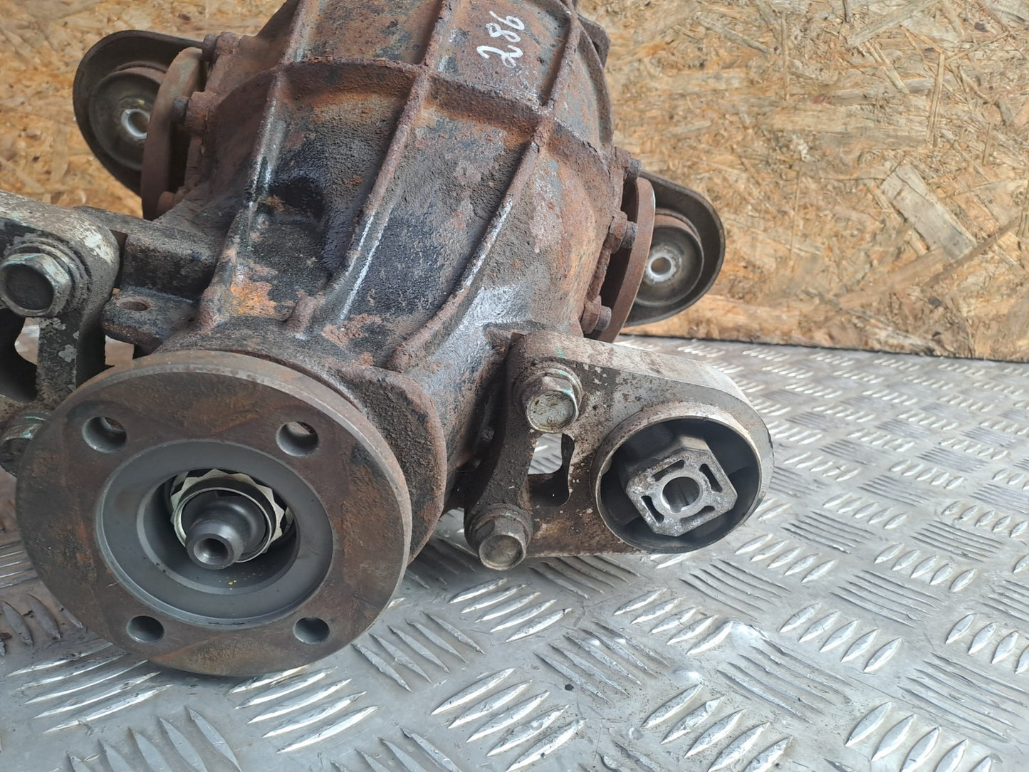 ✅SSANGYONG RODIUS TURISMO 2.2 DIESEL 2017 REAR DIFF DIFFERENTIAL K4311521020