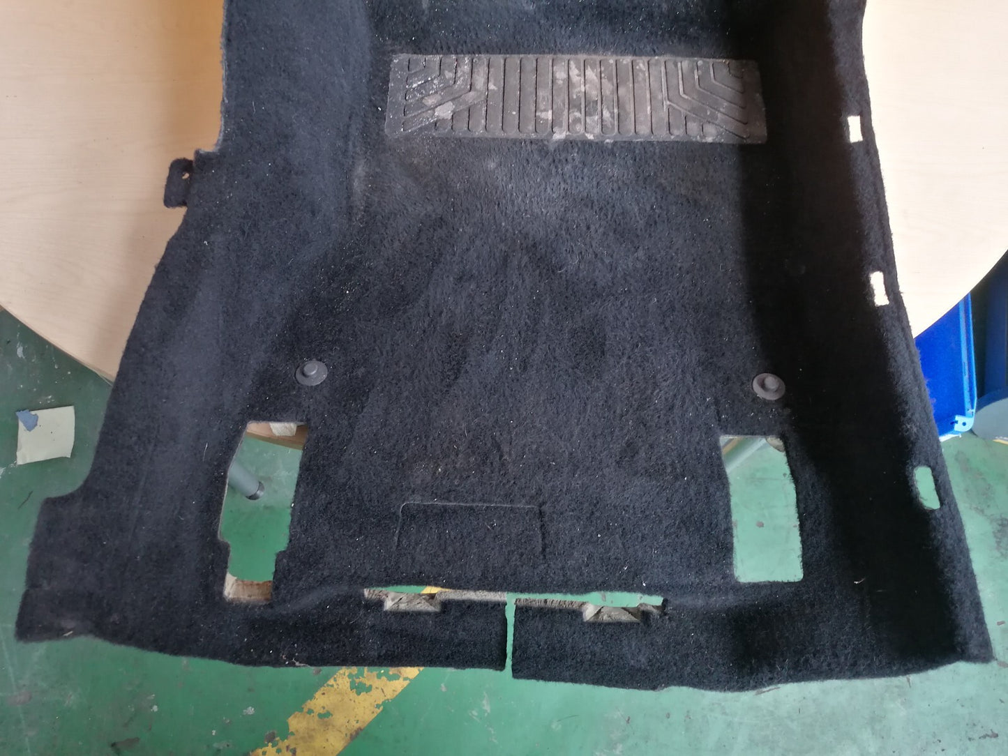 MERCEDES BENZ B180 W246 2012 FRONT RIGHT SIDE INTERIOR FLOOR CARPET A037