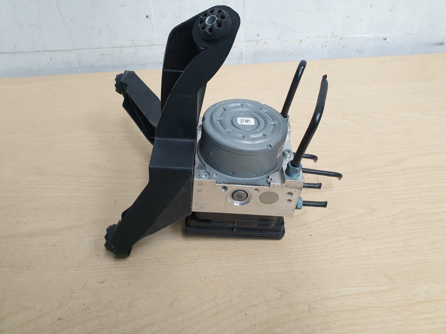 2018 BMW F46 216D 1.5 DIESEL ABS BRAKE PUMP 6891409 A036