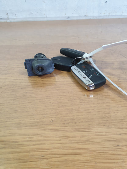 ✅JAGUAR F-PACE X761 3.0 PETROL 2017 KEYS & DOOR LOCK 30784963 Warranty A196