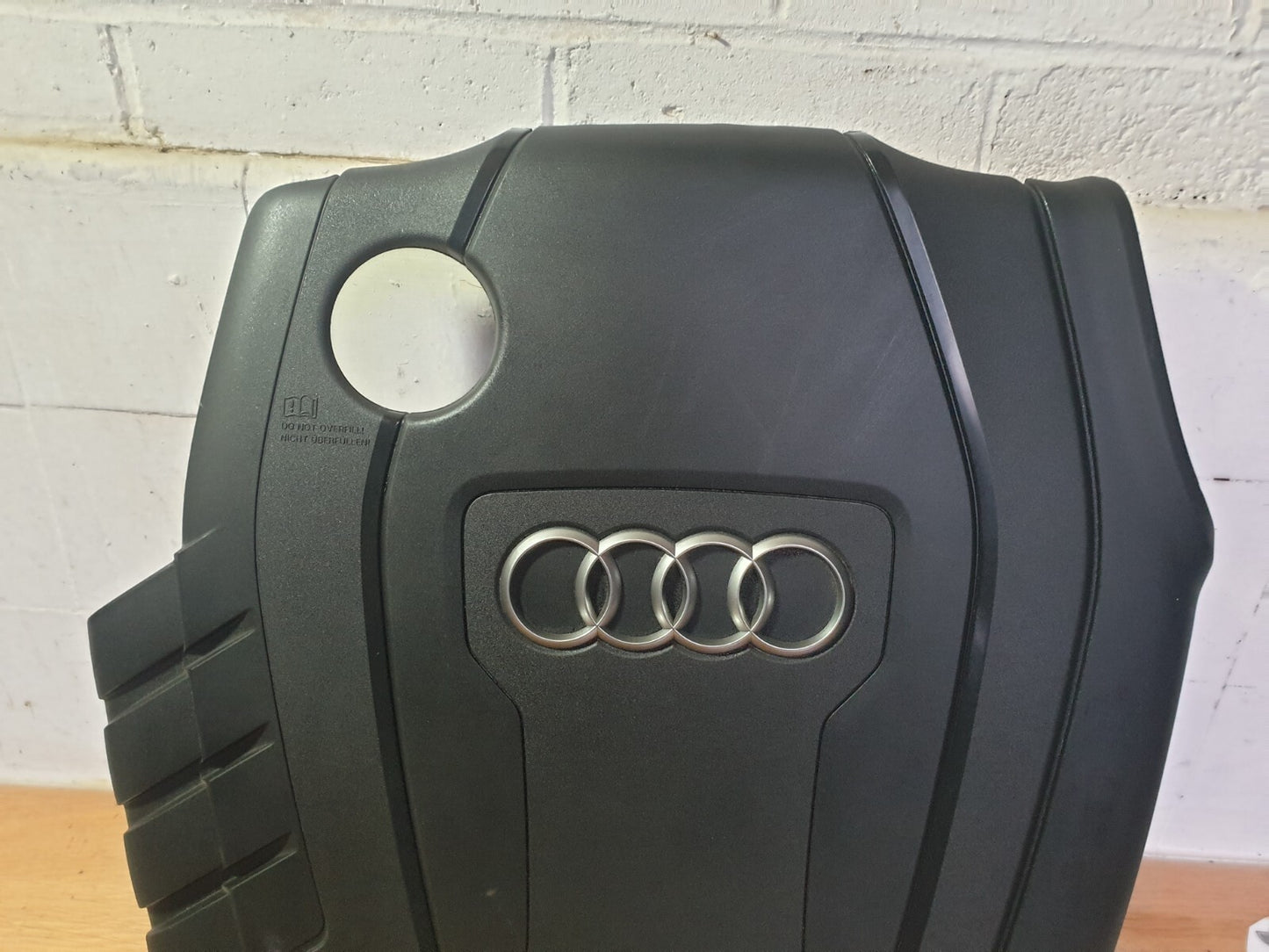 AUDI A5 CABRIO S LINE 2.0 DIESEL 2012 ENGINE TOP COVER 03L103925AB Warranty A218