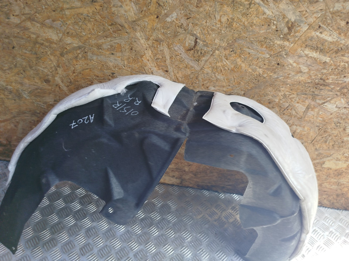 ✅Tesla Model 3 Long 2024 REAR RIGHT WHEEL ARCH LINER Warranty A207