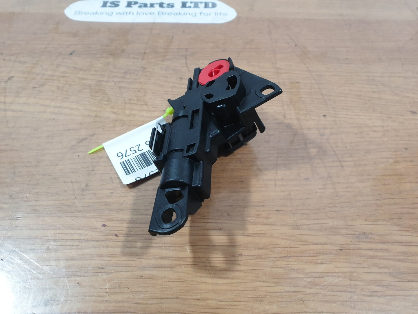 2010 BMW 5 SERIES F11 2.0D CENTRE CONSOLE ARMREST LOCK MECHANISM 03F1010023 A216
