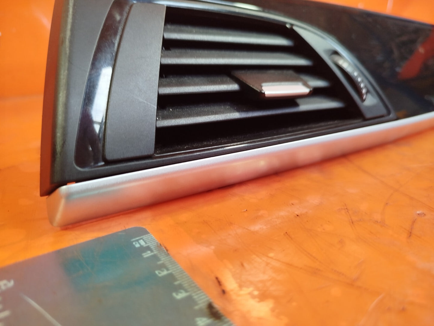 ✅BMW F20 116D URBAN 2.0 DIESEL 2012 DASHBOARD AIR VENTS 9205355 9205356 9226073