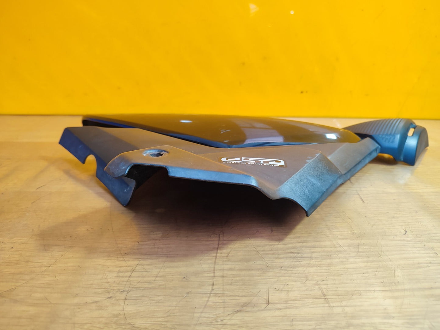 ✅HONDA CBF125M PETROL 2021 RIGHT SIDE LOWER UNDER TANK FAIRING 83501-K0N-D000
