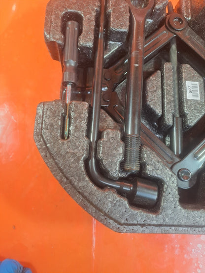 ✅HYUNDAI KONA 1.0 PETROL 2019 EMERGENCY LIFTING JACK TOOL KIT & FOAM Warranty