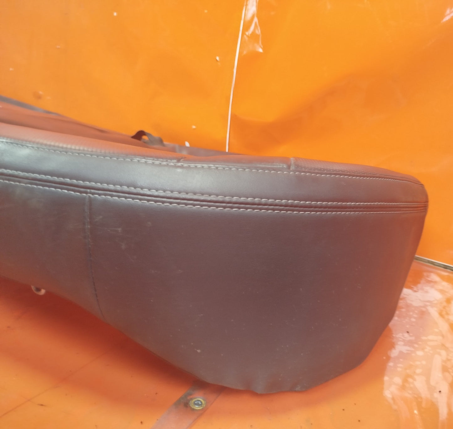 ✅Ssangyong Tivoli Ex 1.6 Diesel 2017 REAR LEATHER SEAT BASE Warranty A230