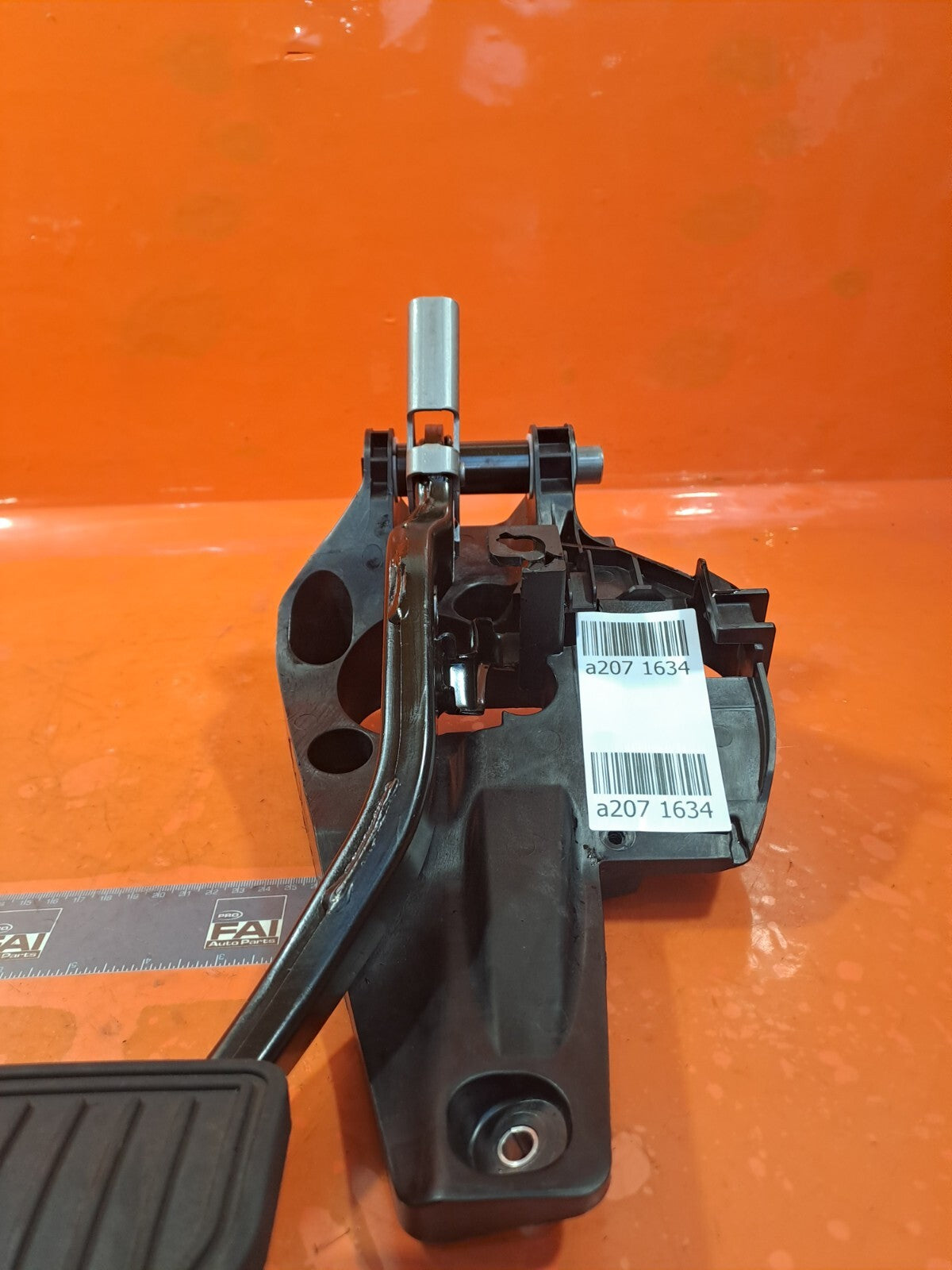 TESLA Model 3 Long 2024 BRAKE PEDAL ASSEMBLY 1044692-00-E Warranty A207
