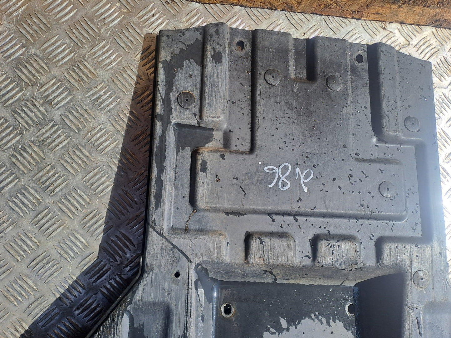 ✅SSANGYONG RODIUS TURISMO 2.2 DIESEL 2017 ENGINE UNDERTRAY COVER 24910-21000