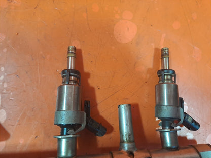 ✅AUDI A5 1.8 PETROL 2012 FUEL RAIL WITH INJECTORS 06K133317C Warranty A222