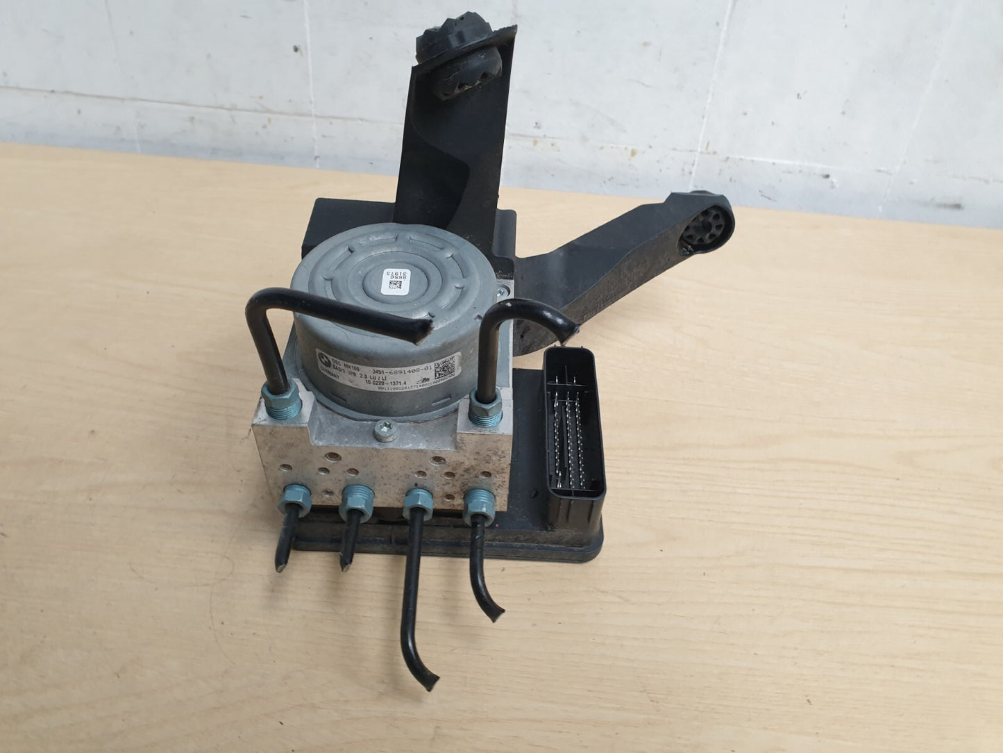2018 BMW F46 216D 1.5 DIESEL ABS BRAKE PUMP 6891409 A036