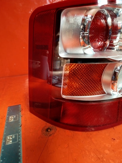 ✅2007 LAND ROVER RANGE ROVER L320 REAR LEFT TAIL LIGHT XFB500390 + WARRANTY