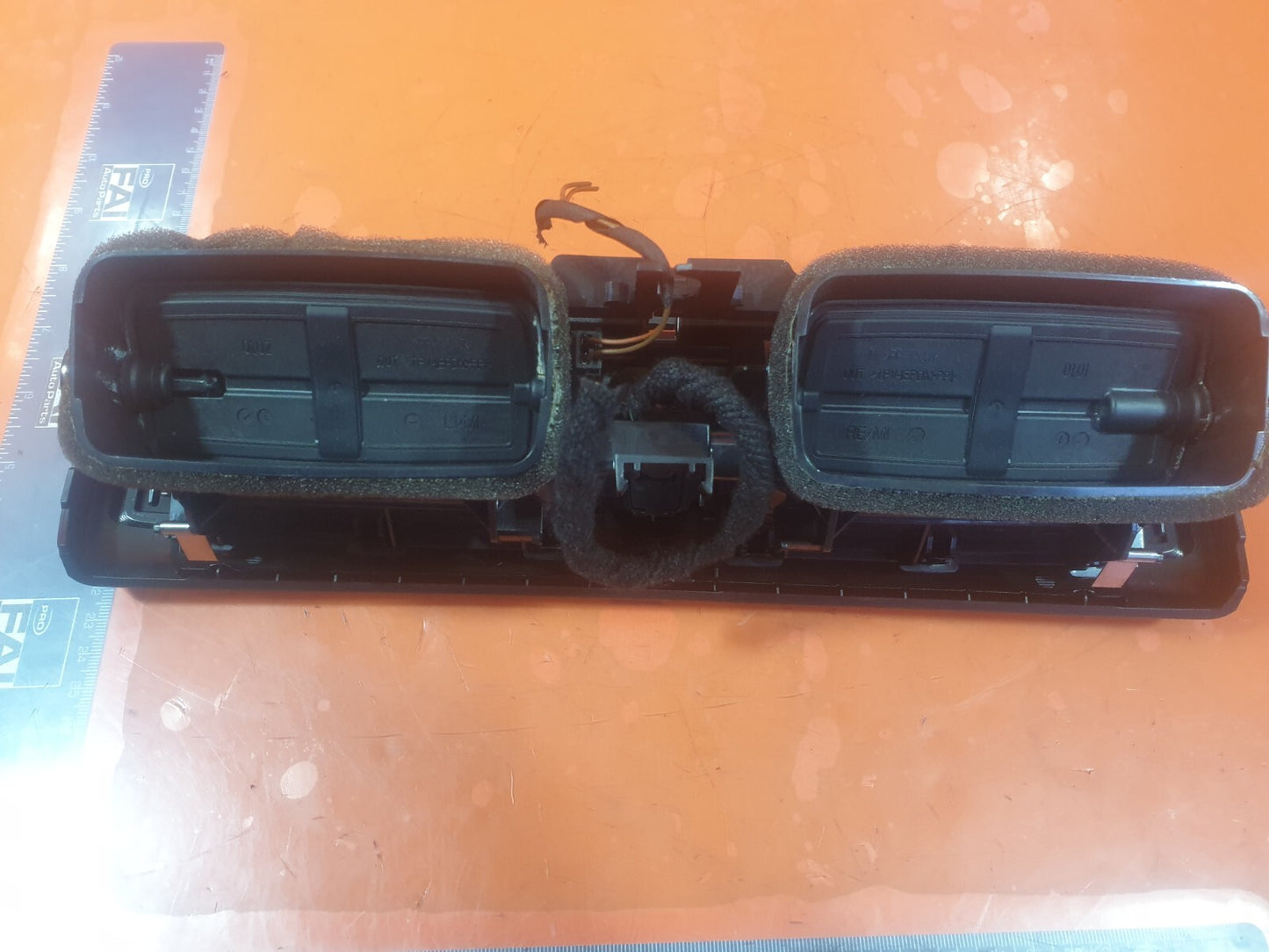 2013 BMW 1 SERIES F20 SPORT 1.6P DASH CENTER AIR VENT 9205357 + WARRANTY A233