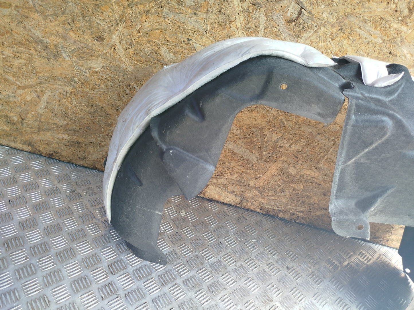 ✅Tesla Model 3 Long 2024 REAR LEFT WHEEL ARCH LINER 1769309-00-B Warranty A207