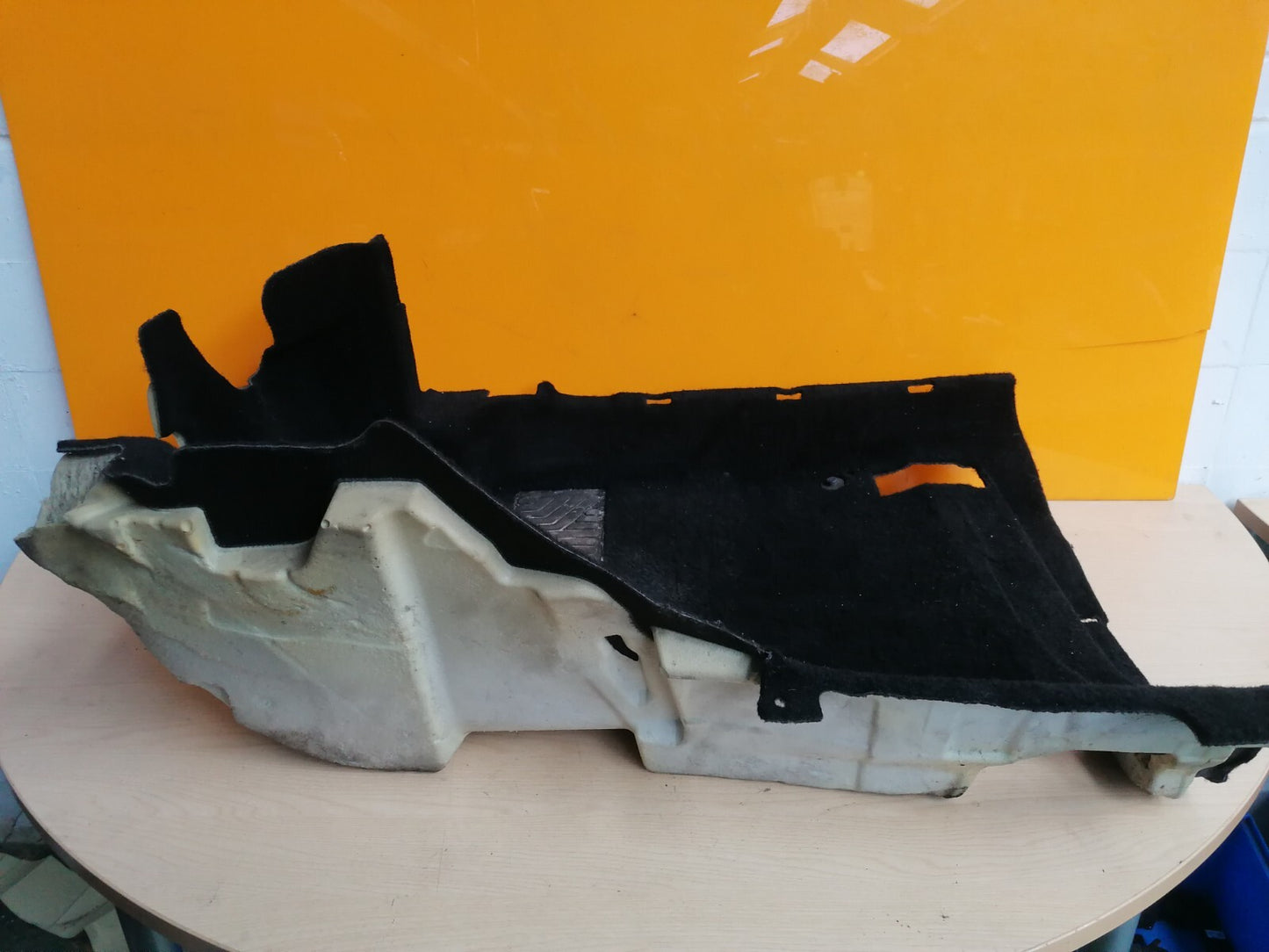 MERCEDES BENZ B180 W246 2012 FRONT RIGHT SIDE INTERIOR FLOOR CARPET A037