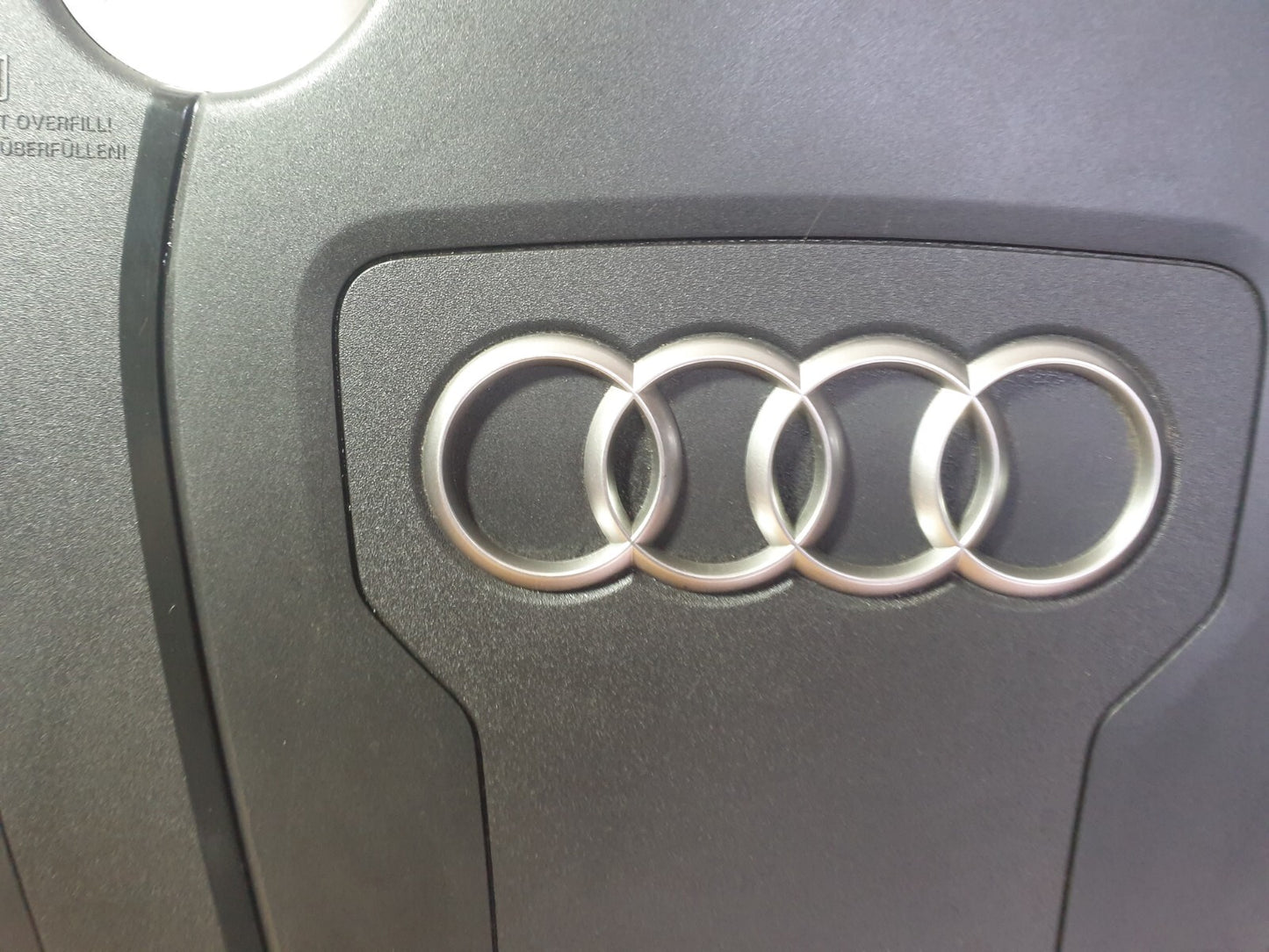 AUDI A5 CABRIO S LINE 2.0 DIESEL 2012 ENGINE TOP COVER 03L103925AB Warranty A218