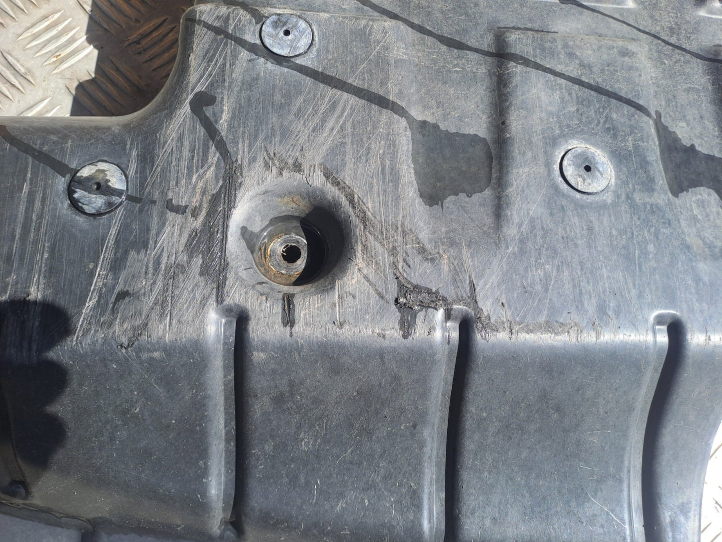 ✅SSANGYONG RODIUS TURISMO 2.2 DIESEL 2017 ENGINE UNDERTRAY COVER 24910-21000