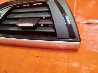✅BMW F20 116D URBAN 2.0 DIESEL 2012 DASHBOARD AIR VENTS 9205355 9205356 9226073