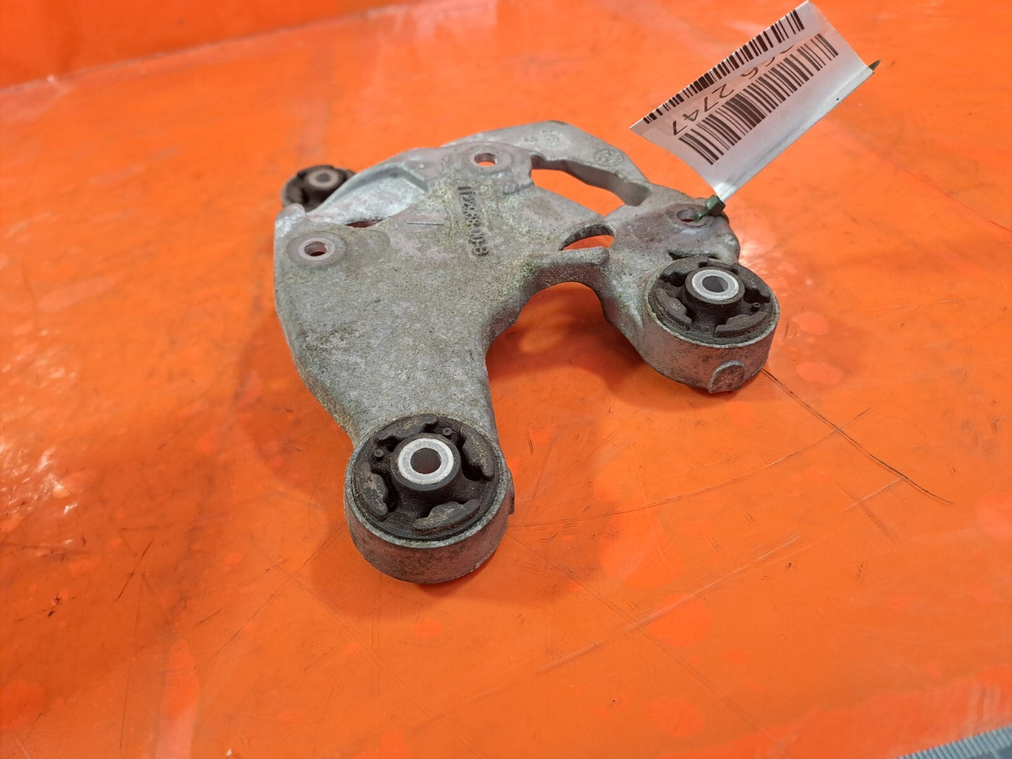 ✅TESLA MODEL 3 LONG RANGE 2020 A/C COMPRESSOR PUMP MOUNT BRACKET 1122968-00-B