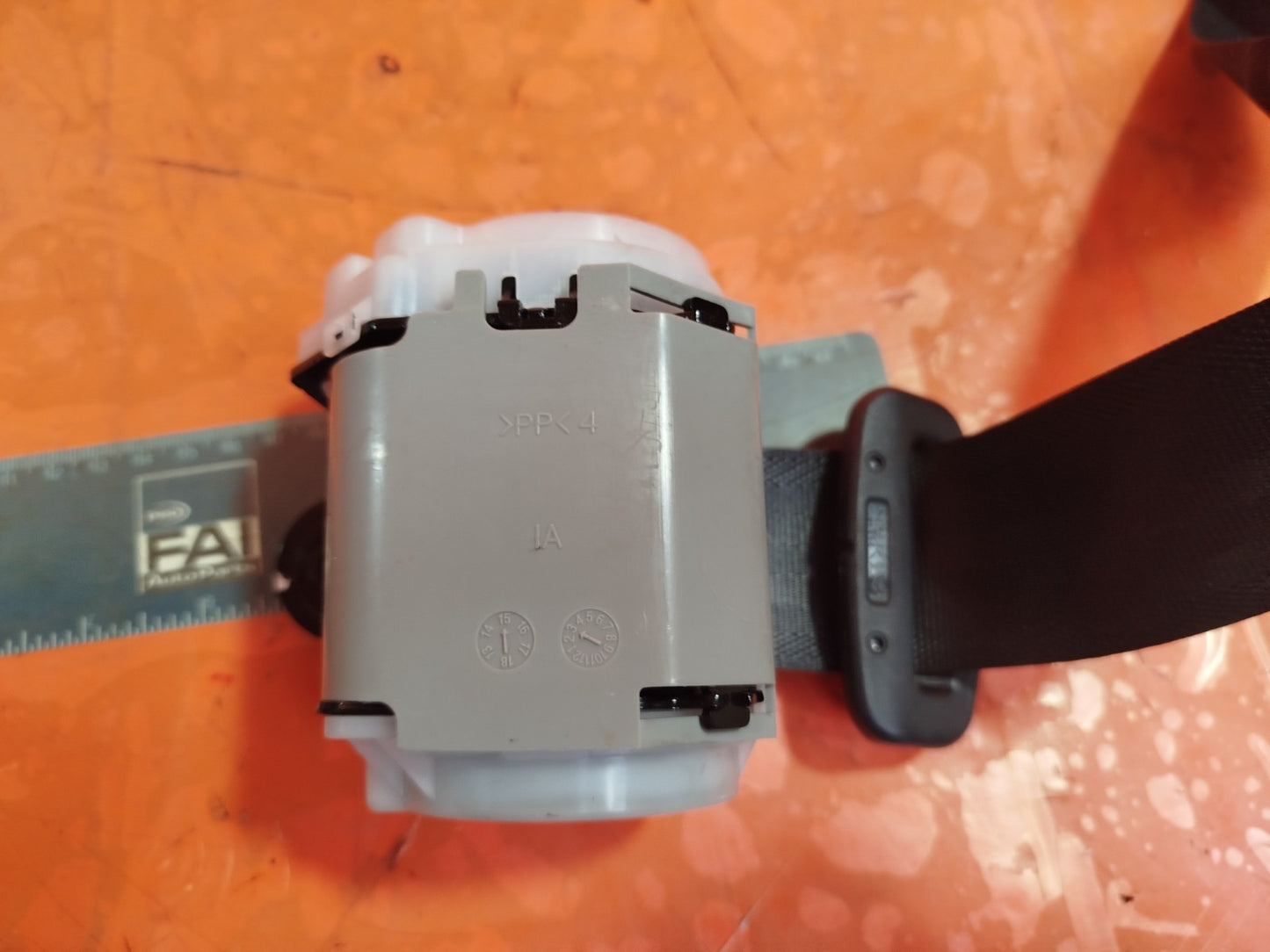 ✅SSANGYONG TIVOLI ELX REAR CENTRE MIDDLE SEAT BELT 75605-35000 Warranty xAA