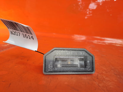 TESLA MODEL 3 LONG 2024 LICENCE PLATE LIGHT PAIR 1713282-00-A Warranty A207