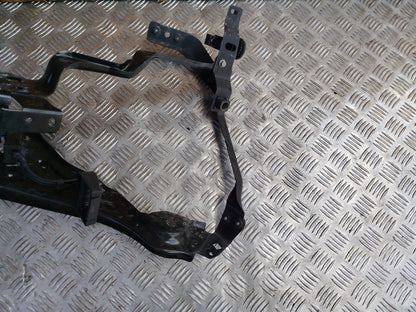 ✅MERCEDES C250 W204 2.1 DIESEL 2011 FRONT LEFT HEADLIGHT BRACKET A2046200991