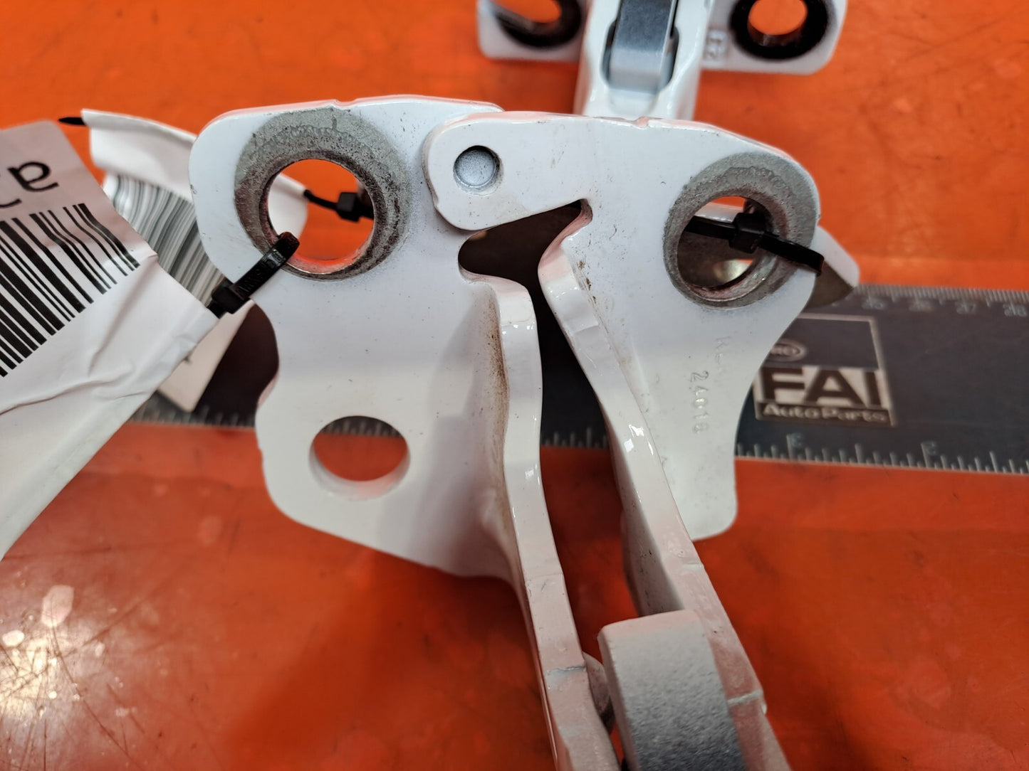 TESLA MODEL 3 LONG 2024 REAR RIGHT DOOR HINGES RUL-631-D Warranty A207