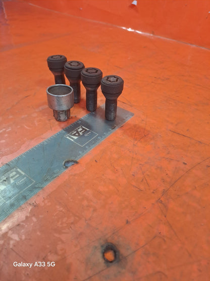 ✅SSANGYONG TIVOLI EX 1.6 DIESEL 2017 LOCKING WHEEL NUTS Warranty A230
