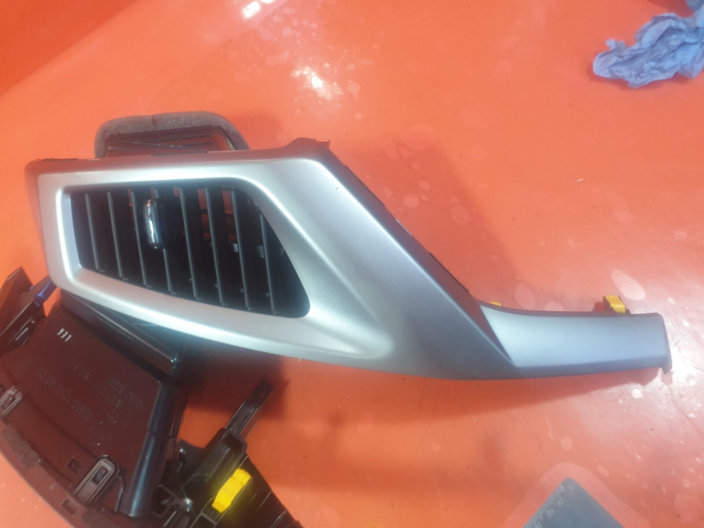 2017 SSANGYONG TIVOLI EX 1.6D DASHBOARD AIR VENTS PAIR + WARRANTY A230