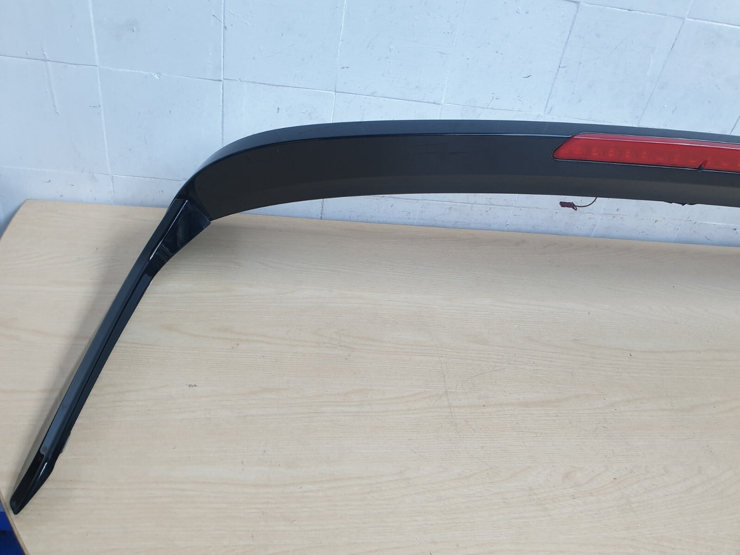 BMW F46 216D 1.5 DIESEL 2018 SPOILER REAR TAILGATE 7349464