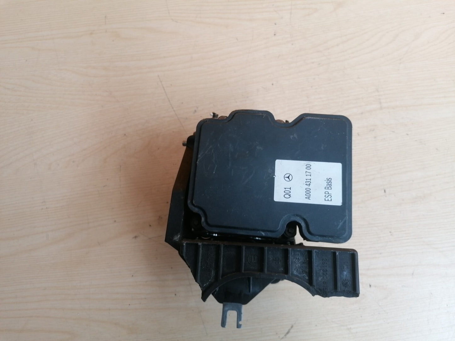 MERCEDES GLA CLASS 2013-2020 ABS PUMP A0004311700 X00