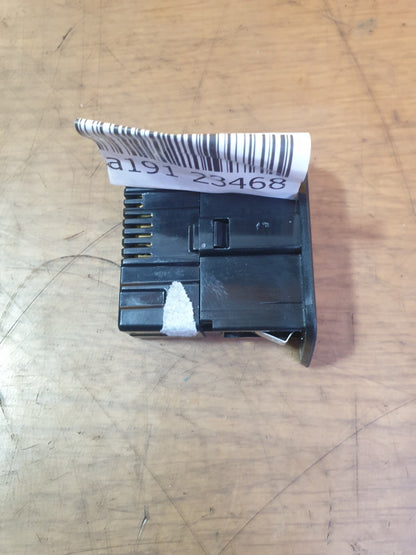 ✅VW GOLF MK8 1.5 PETROL 2022 REAR DOUBLE USB CHARGING PORT 2G6035954 Warranty