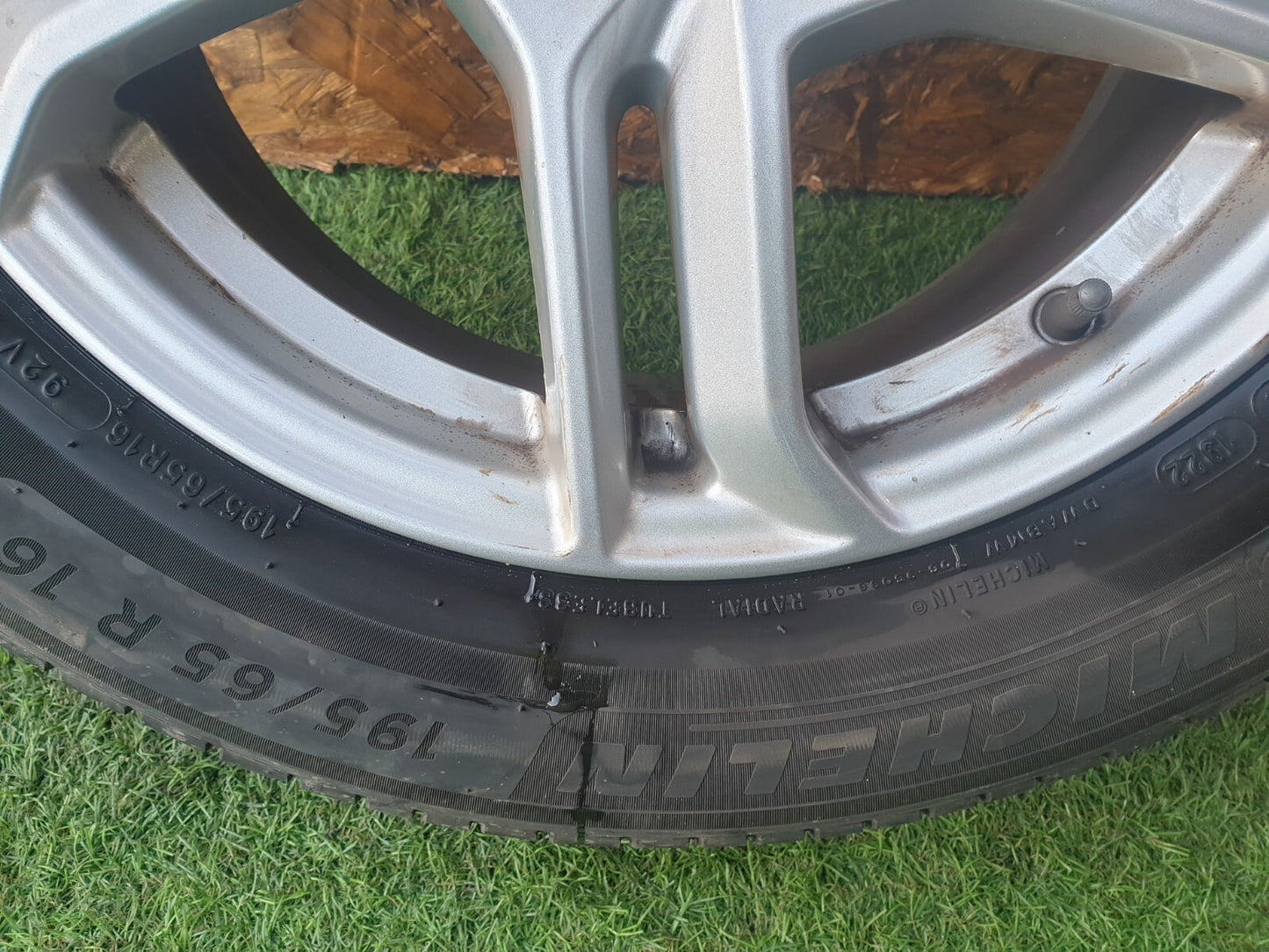 ✅FORD FOCUS 1.5 DIESEL 2018 ALLOY WHEEL WITH TYRE 195/65 R16 Warranty A242